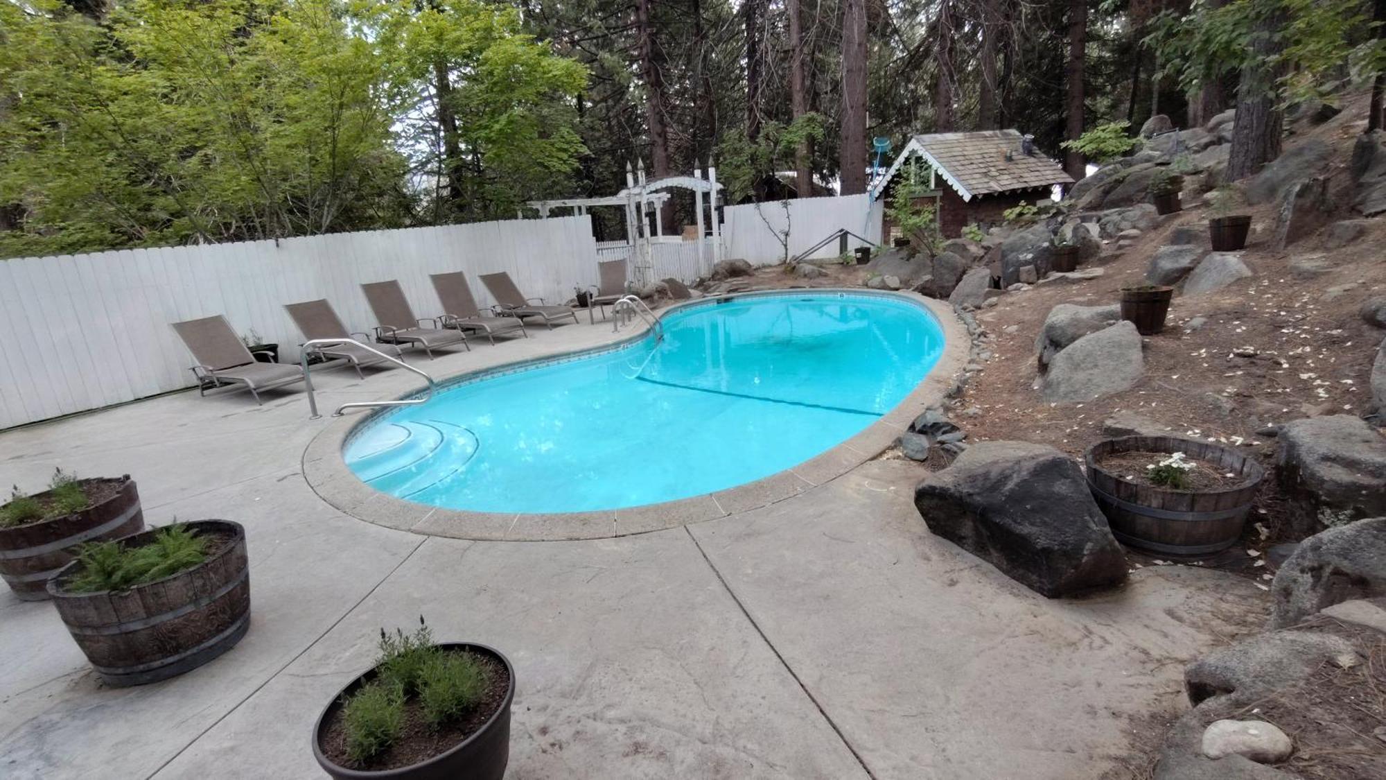 Narrow Gauge Motel Fish Camp