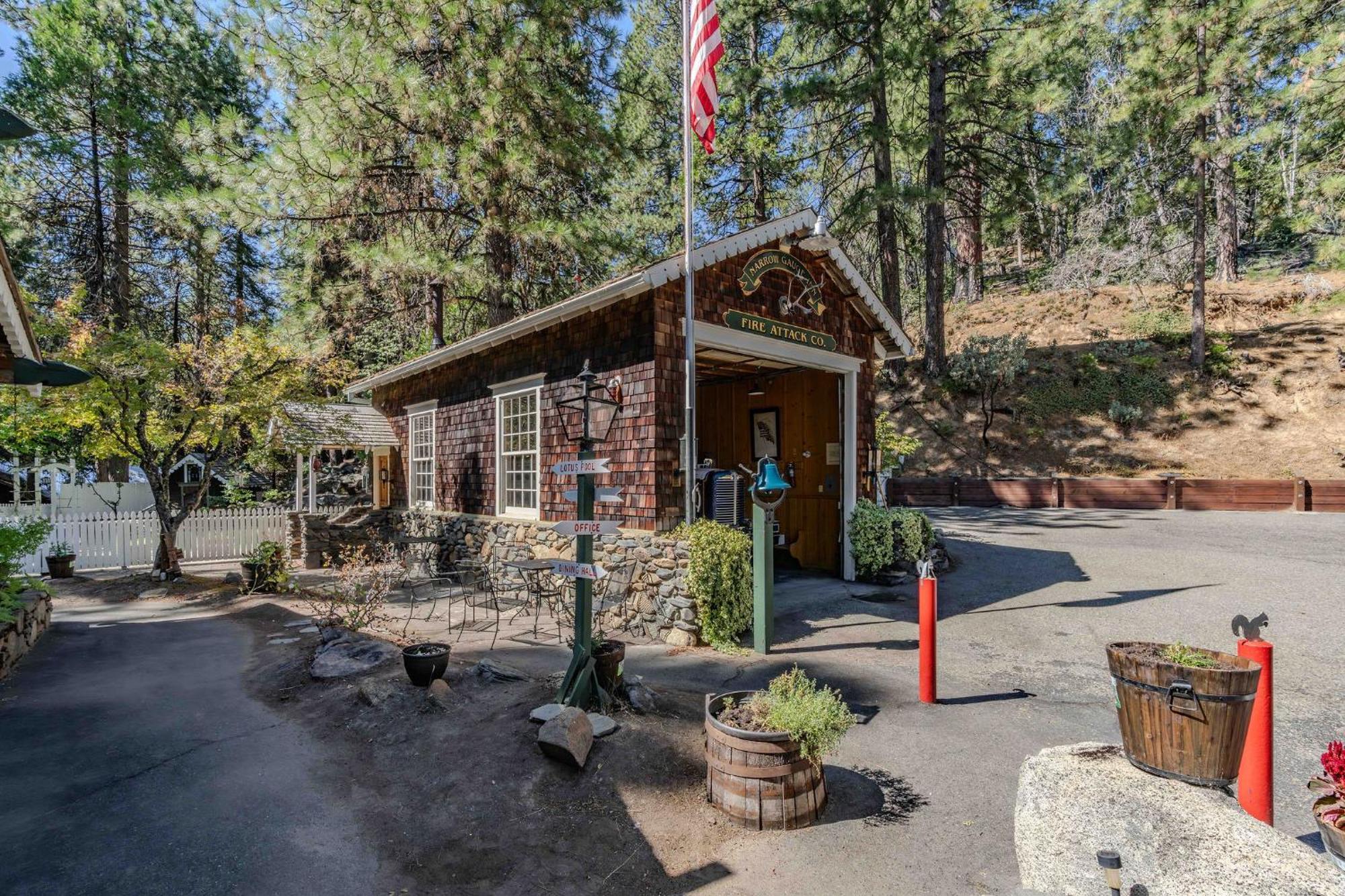 Narrow Gauge Motel Fish Camp