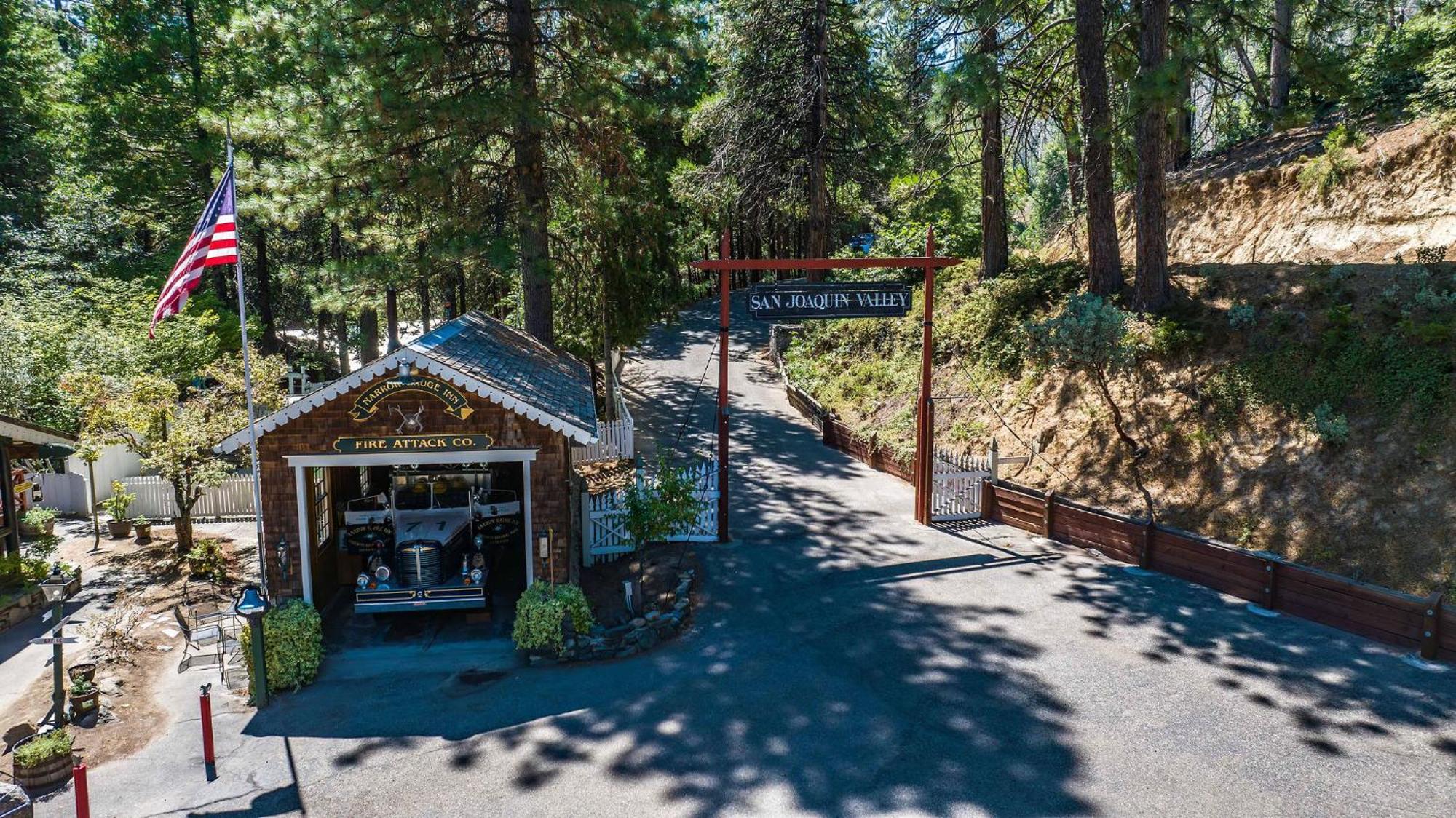 Narrow Gauge Motel Fish Camp