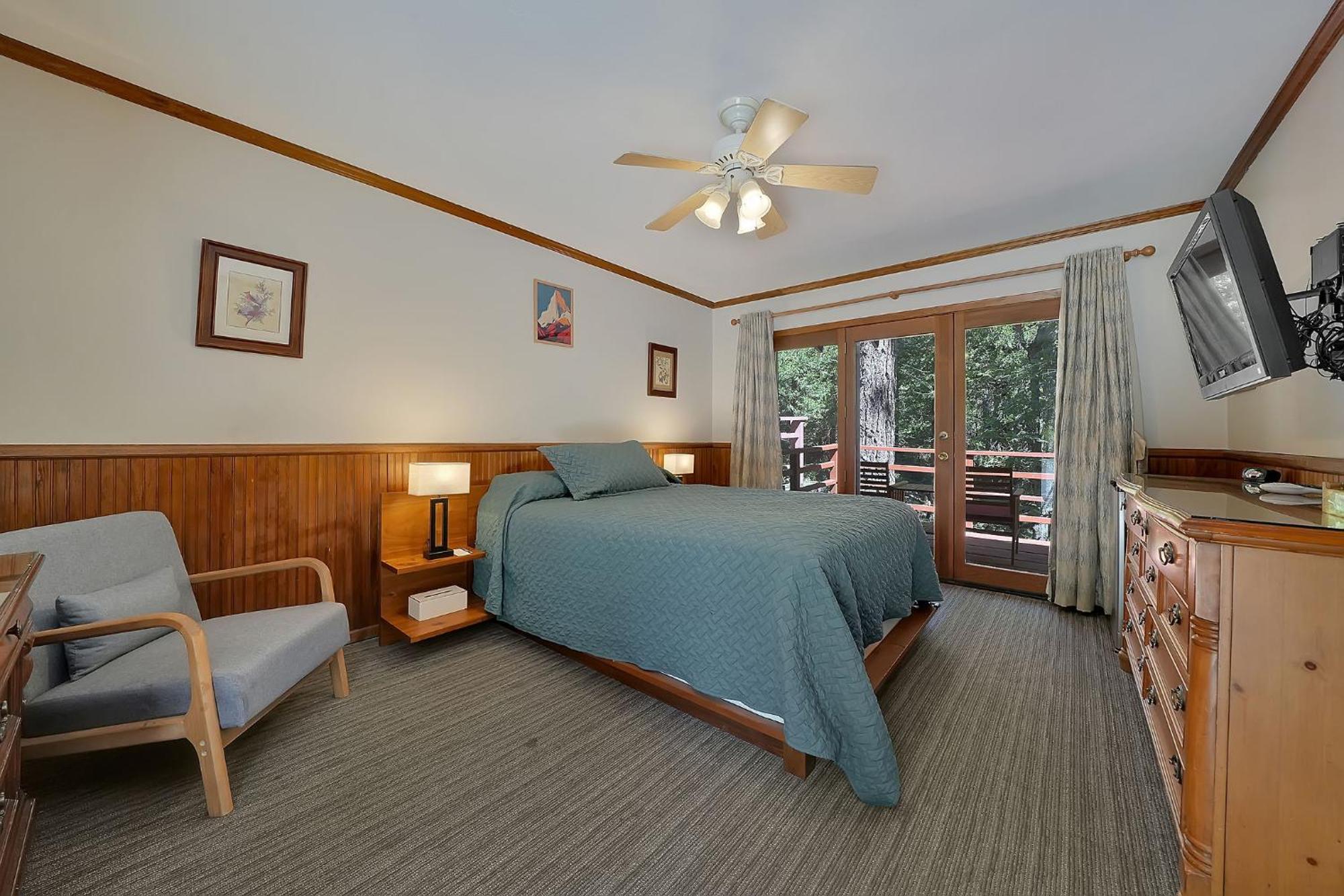 Narrow Gauge Motel Fish Camp